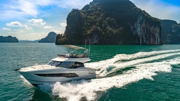 Prestige 420 F LAURA